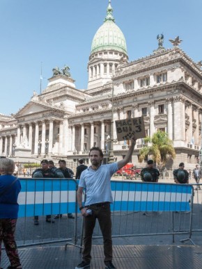 Аргентина на пороге изменений: депутаты голосуют за снижение возраста уголовной ответственности