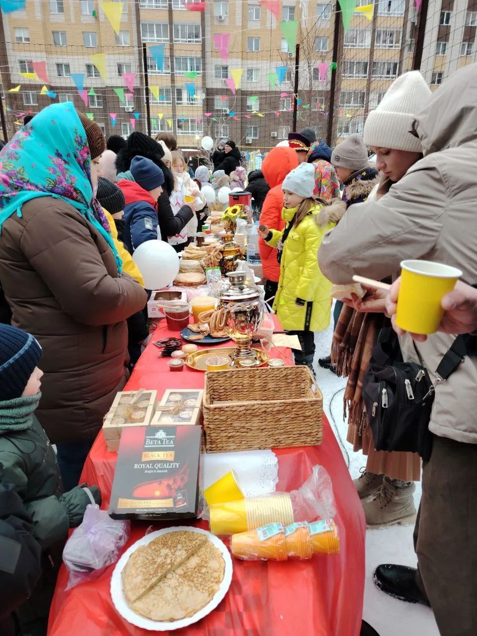 В Тамбове продолжают праздновать Масленицу В Тамбове продолжают праздновать Масленицу