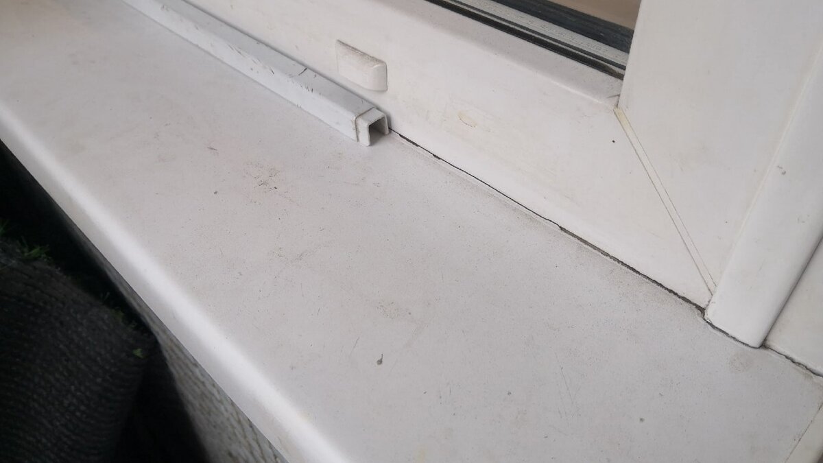 Как эффективно очистить пластиковый подоконник простыми средствами