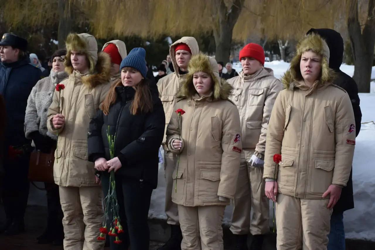 Максим Косенков: По многолетней традиции 23 февраля возложили цветы к монументу «Скорбящая мать» на Воздвиженском кладбище Максим Косенков: По многолетней традиции 23 февраля возложили цветы к монументу «Скорбящая мать» на Воздвиженском кладбище