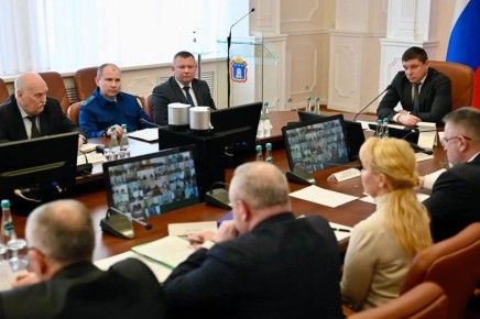 Защищенность объектов топливно-энергетического комплекса, промышленности, транспорта, системы образования рассмотрели на заседании антитеррористической комиссии, которое провел глава региона Евгений Первышов