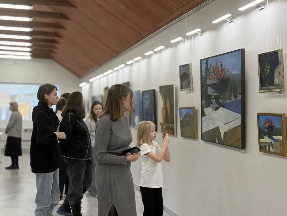 В детской художественной школе №1 открылась выставка Бориса Ткачева «Свой взгляд» В детской художественной школе №1 открылась выставка Бориса Ткачева «Свой взгляд»