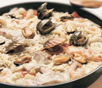 Паэлья с устрицами и другими морепродуктами