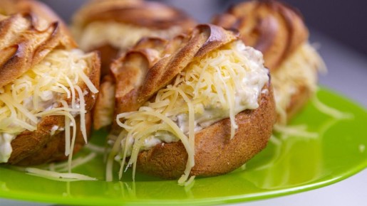 Нежные профитроли с грибами и сыром: идеальная закуска к празднику