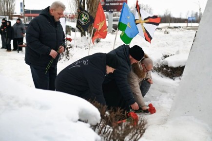 По инициативе семей военнослужащих, задействованных в специальной военной операции, при содействии главы администрации Тамбова Максима Косенкова состоялись памятные мероприятия, посвященные павшим и пропавшим без вести...