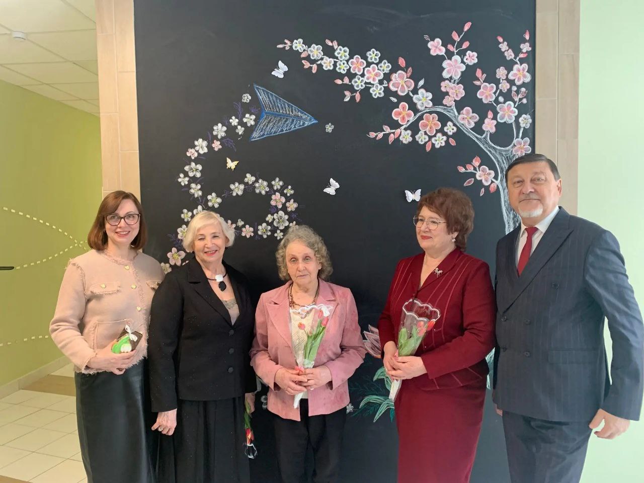 Встреча с ветеранами педагогического труда прошла в обновленной школе № 35 Встреча с ветеранами педагогического труда прошла в обновленной школе № 35