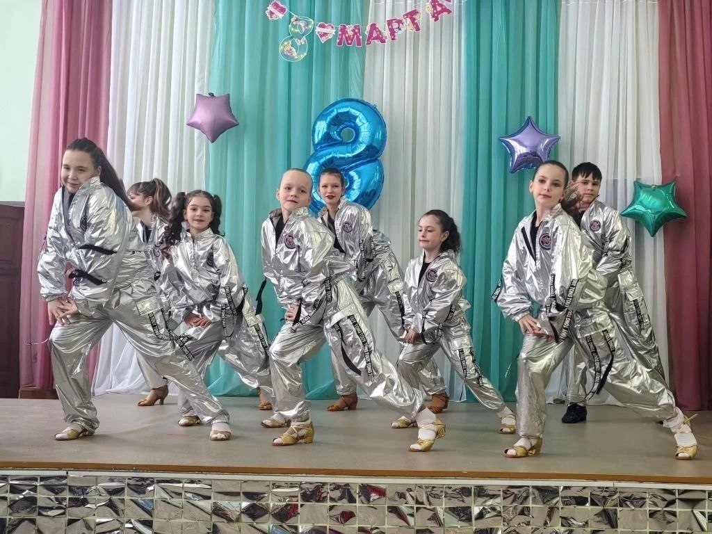 До 8 Марта осталось всего несколько дней, и в школах Тамбова проходят мероприятия, посвященные первому весеннему празднику До 8 Марта осталось всего несколько дней, и в школах Тамбова проходят мероприятия, посвященные первому весеннему празднику