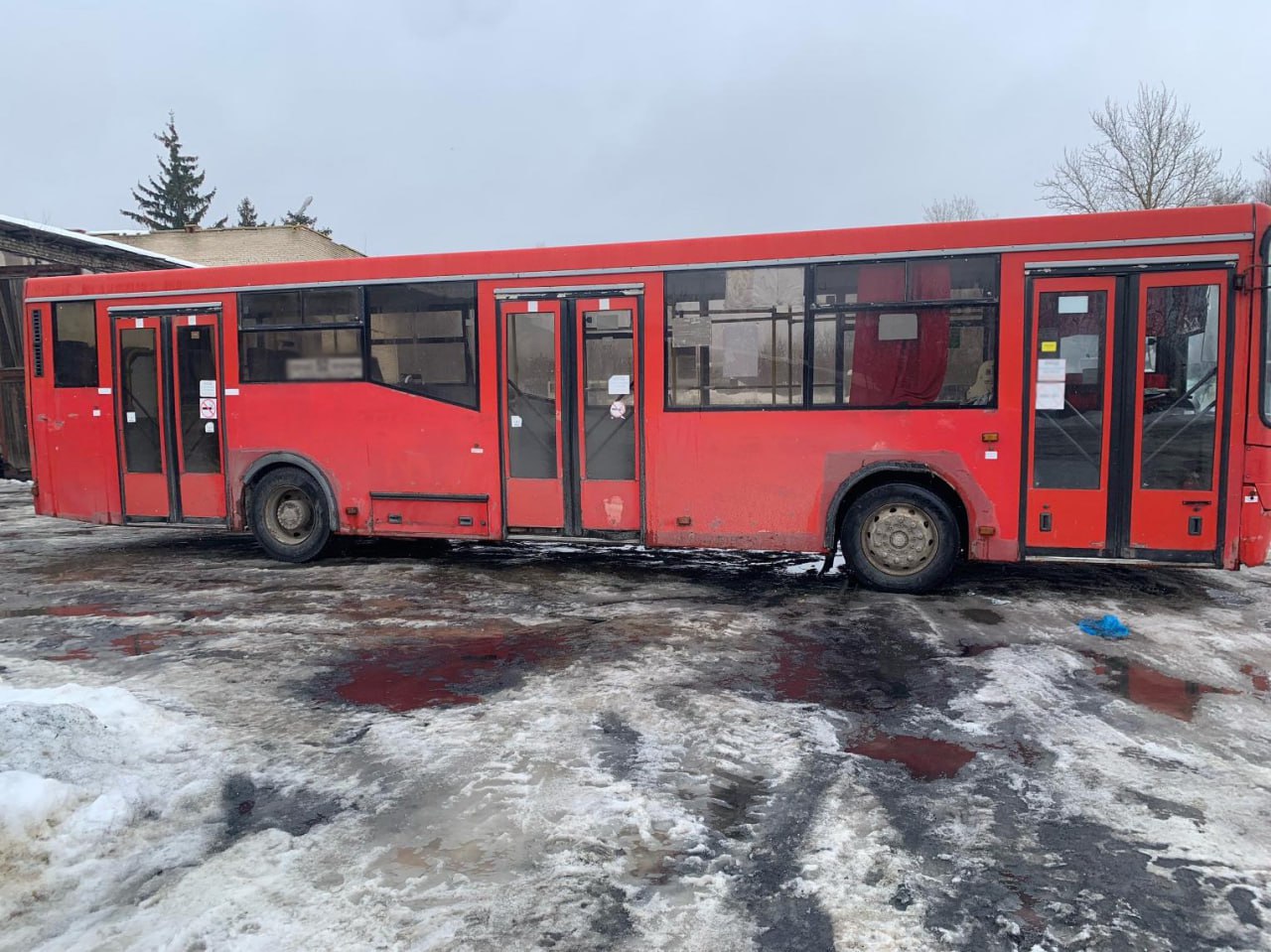 Годовалый ребенок пострадал при падении в автобусе