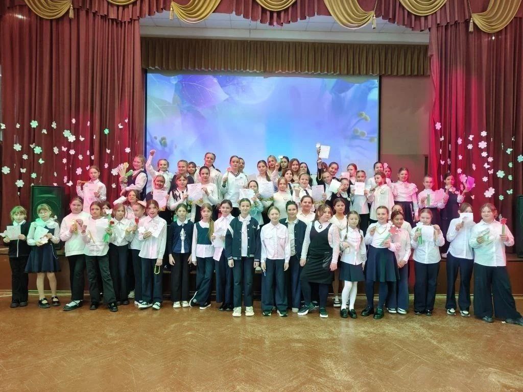 До 8 Марта осталось всего несколько дней, и в школах Тамбова проходят мероприятия, посвященные первому весеннему празднику До 8 Марта осталось всего несколько дней, и в школах Тамбова проходят мероприятия, посвященные первому весеннему празднику