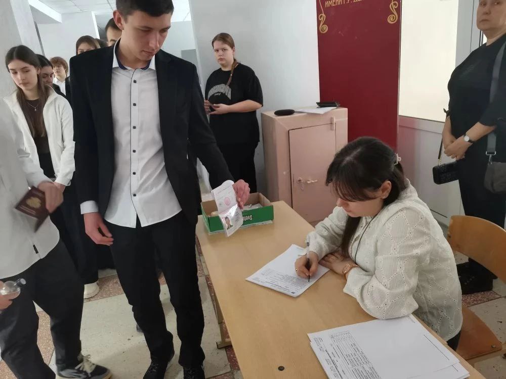 Тамбовские школьники проверяют силы на всероссийском тренировочном ЕГЭ Тамбовские школьники проверяют силы на всероссийском тренировочном ЕГЭ