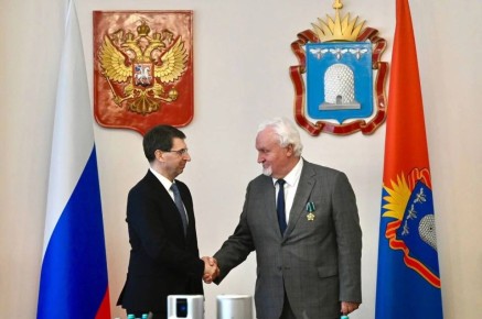 Полпред Президента в ЦФО Игорь Щеголев наградил орденом Дружбы спикера областной Думы Евгения Матушкина