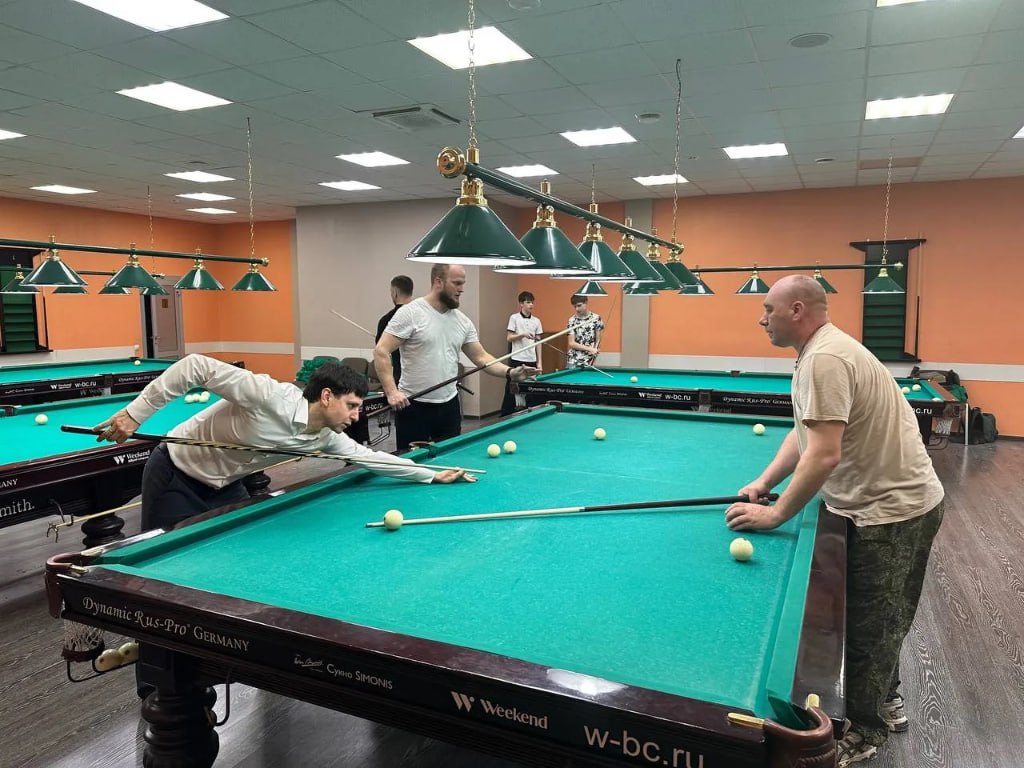 Тамбовским ветеранам СВО передали спортивную экипировку для следж-хоккея Тамбовским ветеранам СВО передали спортивную экипировку для следж-хоккея