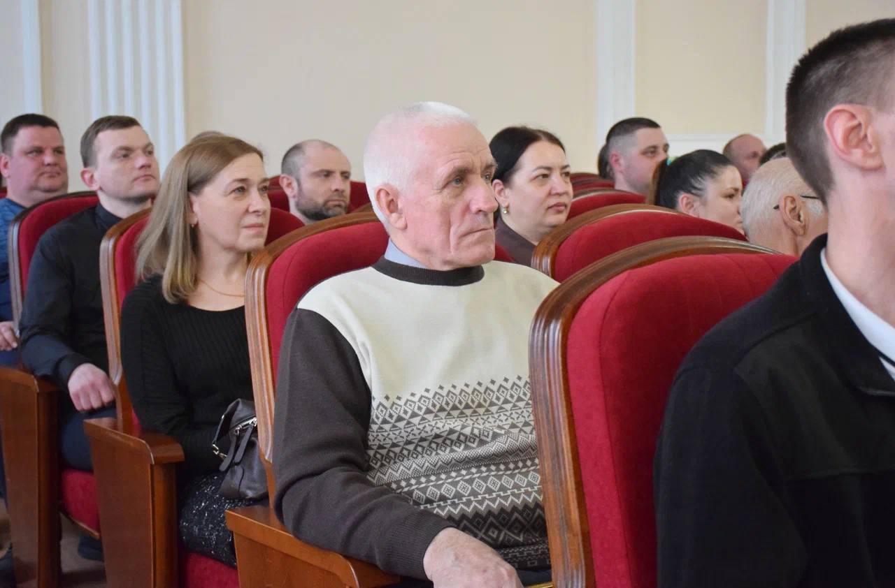 Максим Косенков: Сегодня свой профессиональный праздник отмечают работники жилищно-коммунального хозяйства и бытового обслуживания Максим Косенков: Сегодня свой профессиональный праздник отмечают работники жилищно-коммунального хозяйства и бытового обслуживания