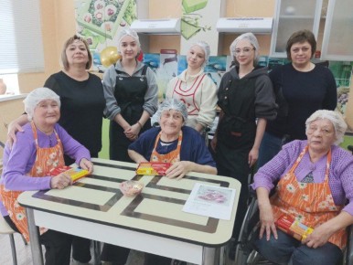 В соцучреждениях региона проводят кулинарные батлы для старшего поколения