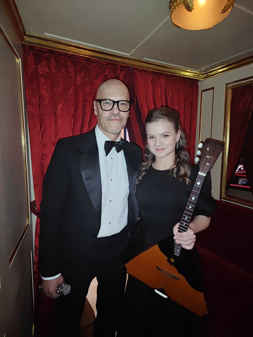 Тамбовская балалаечница Анастасия Тюрина приняла участие в грандиозном концерте в честь 100-летия Александра Зацепина Тамбовская балалаечница Анастасия Тюрина приняла участие в грандиозном концерте в честь 100-летия Александра Зацепина