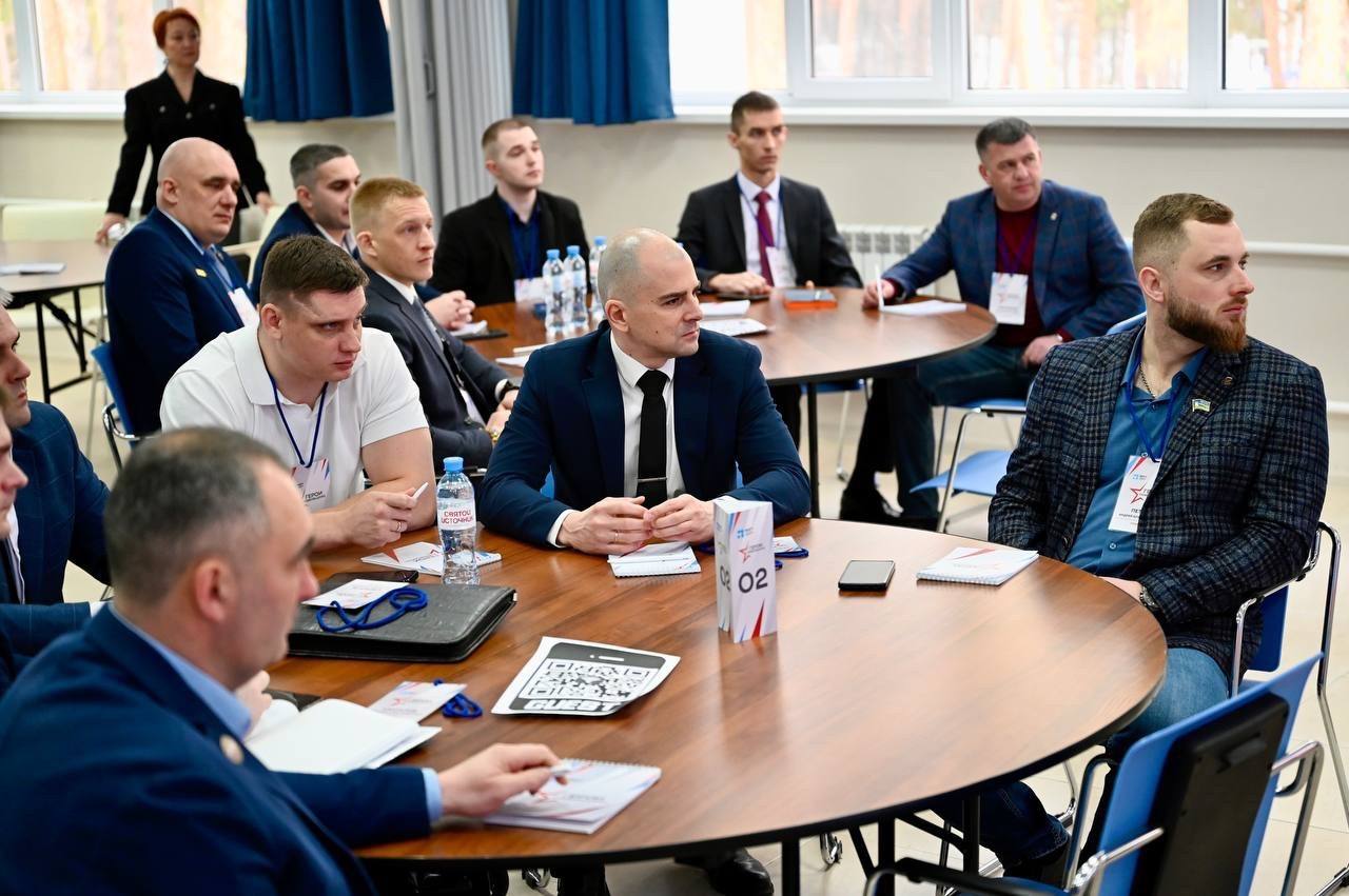 Глава Тамбовской области Евгений Первышов встретился с участниками региональной кадровой программы «Герои Тамбовщины», которые приступили к третьему образовательному модулю Глава Тамбовской области Евгений Первышов встретился с участниками региональной кадровой программы «Герои Тамбовщины», которые приступили к третьему образовательному модулю