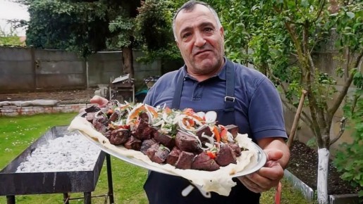 Почему армяне обожают шашлык и что за загадочное слово обозначает это лакомство?