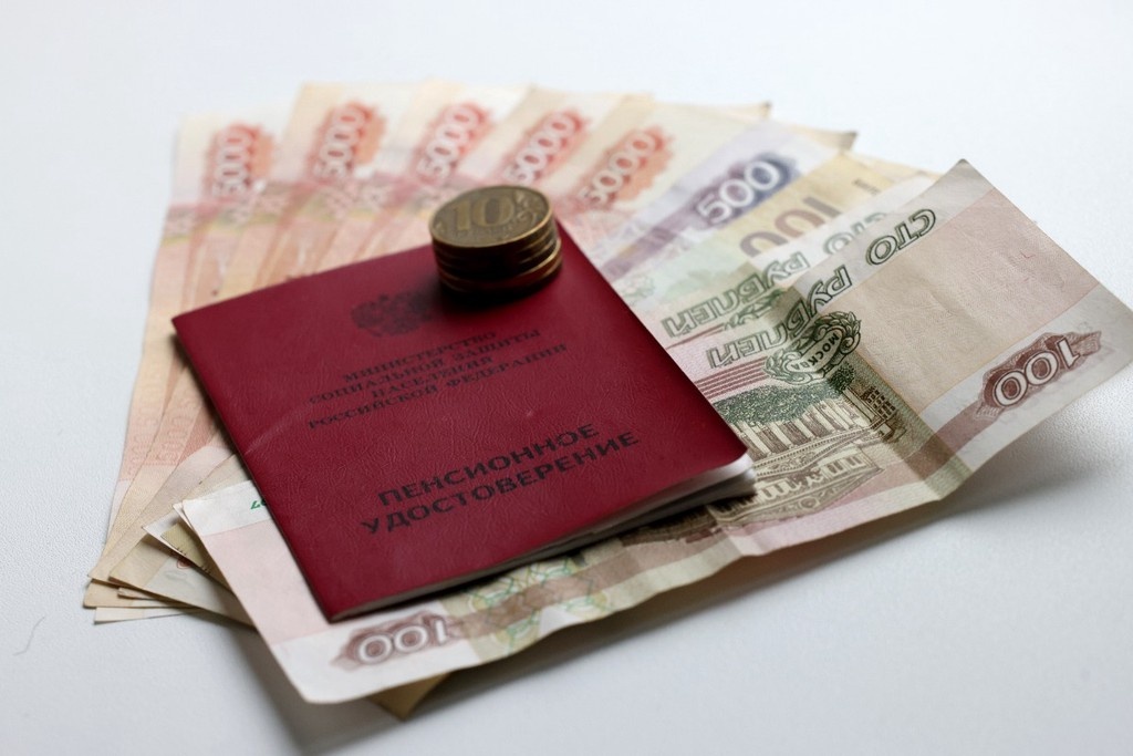 Женские пенсии в России обошли мужские