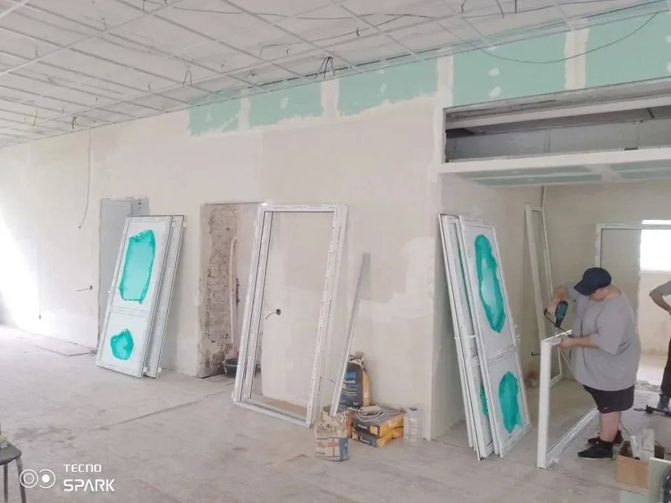 В библиотеке семейного чтения №13 города Тамбова продолжаются масштабные работы по обновлению пространства в рамках национального проекта «Семья» В библиотеке семейного чтения №13 города Тамбова продолжаются масштабные работы по обновлению пространства в рамках национального проекта «Семья»
