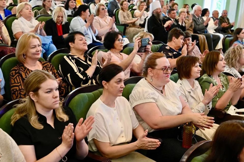 19 мая в Тамбовской духовной семинарии открылся II межрегиональный Питиримовский форум «Святитель» 19 мая в Тамбовской духовной семинарии открылся II межрегиональный Питиримовский форум «Святитель»