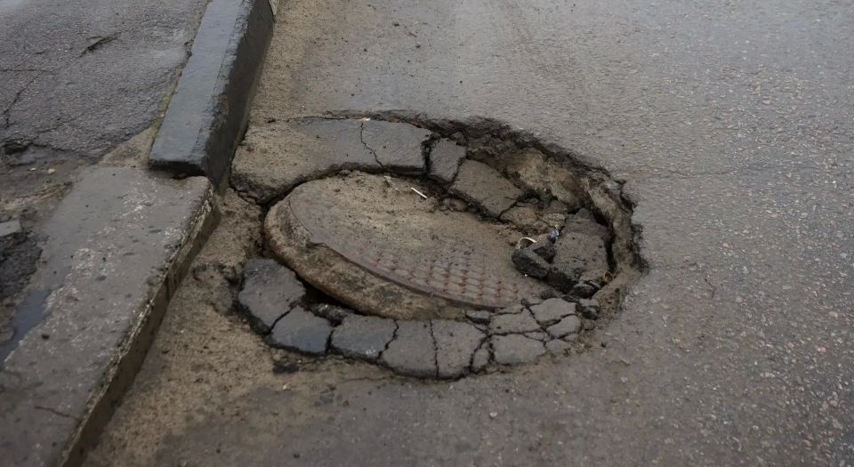 В Тамбове проверили люки и дождеприёмники: больше всего нарушений на Пролетарской