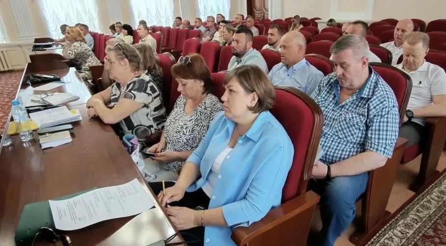 Максим Косенков: Провёл большое совещание с руководителями ресурсоснабжающих организаций и управляющих компаний, в ходе которого подвели итоги прошедшего отопительного периода и сверили задачи, которые необходимо решить в... Максим Косенков: Провёл большое совещание с руководителями ресурсоснабжающих организаций и управляющих компаний, в ходе которого подвели итоги прошедшего отопительного периода и сверили задачи, которые необходимо решить в...