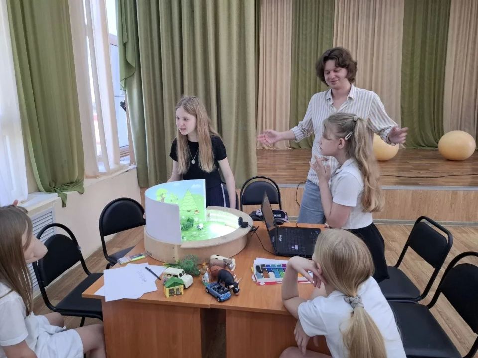 Школьники Тамбова попробовали себя в профессиях будущего на профильном дне