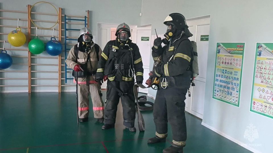 145 детей эвакуированы на условном пожаре 145 детей эвакуированы на условном пожаре