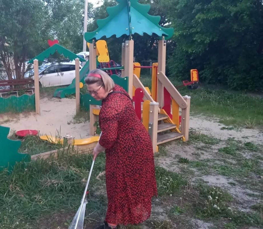 В Тамбове продолжаются субботники в рамках весеннего месячника по благоустройству В Тамбове продолжаются субботники в рамках весеннего месячника по благоустройству