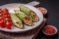 Необычные блины для Масленицы: шпинат, мак и финские рулеты
