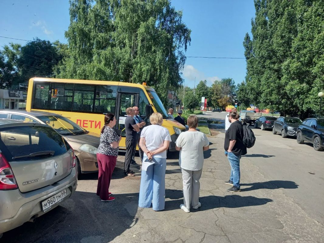 Рабочая группа по обследованию состояния школьных автобусных маршрутов проверила на себе их безопасность Рабочая группа по обследованию состояния школьных автобусных маршрутов проверила на себе их безопасность
