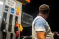 Евгений Первышов предложил провести опрос по введению системы чёт-нечет на АЗС