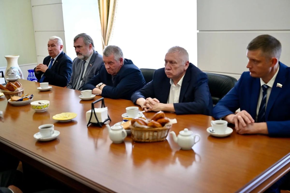 Глава региона Евгений Первышов встретился с руководителями фракций Тамбовской областной Думы накануне отчёта о результатах деятельности правительства региона за 2025 год Глава региона Евгений Первышов встретился с руководителями фракций Тамбовской областной Думы накануне отчёта о результатах деятельности правительства региона за 2025 год