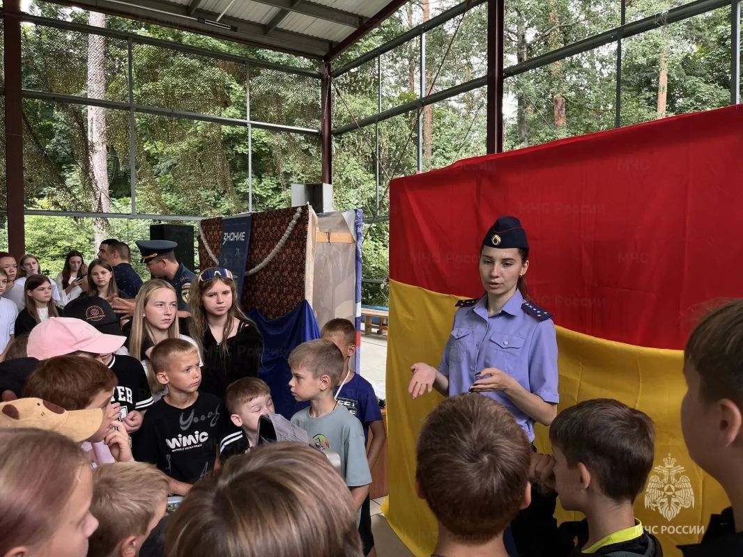 Занятия по комплексной безопасности в детском лагере «Юность» Занятия по комплексной безопасности в детском лагере «Юность»
