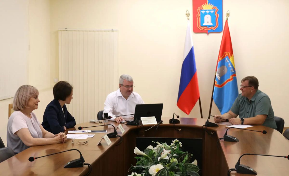 Кандидат в депутаты Государственной Думы Алексей Константинов представил документы для регистрации