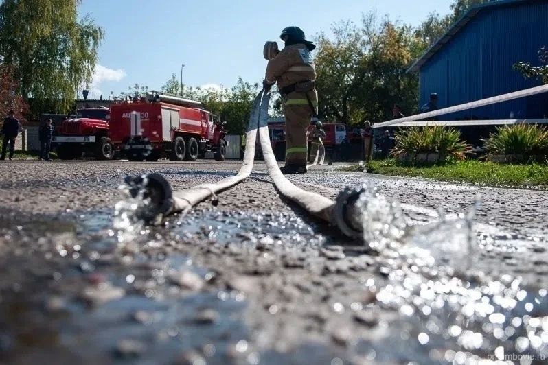 Следком возбудил дело о теракте после атак БПЛА на логистический центр в Котовске