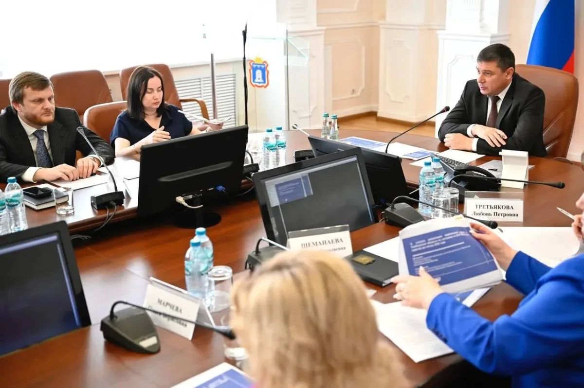 21 июля глава региона Евгений Первышов провёл заседание президиума организационного штаба по реализации национальных проектов в Тамбовской области 21 июля глава региона Евгений Первышов провёл заседание президиума организационного штаба по реализации национальных проектов в Тамбовской области