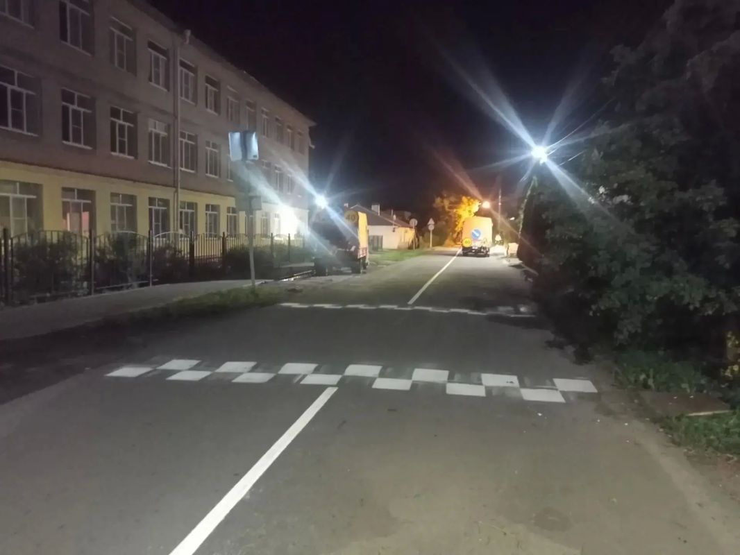 В Тамбове к началу учебного года у школ обновили дорожную разметку В Тамбове к началу учебного года у школ обновили дорожную разметку