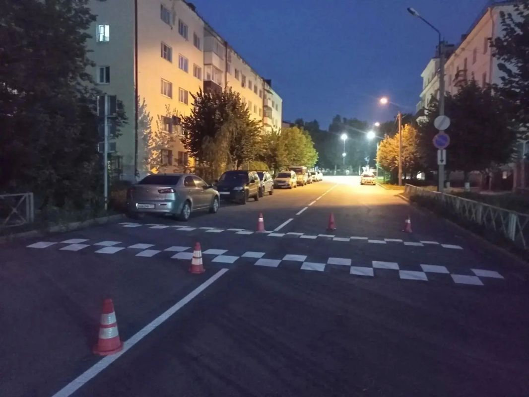 В Тамбове к началу учебного года у школ обновили дорожную разметку В Тамбове к началу учебного года у школ обновили дорожную разметку
