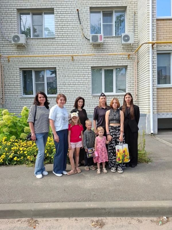 Котовские полицейские помогают школьникам собраться к 1 сентября: акция «Помоги пойти учиться» Котовские полицейские помогают школьникам собраться к 1 сентября: акция «Помоги пойти учиться»