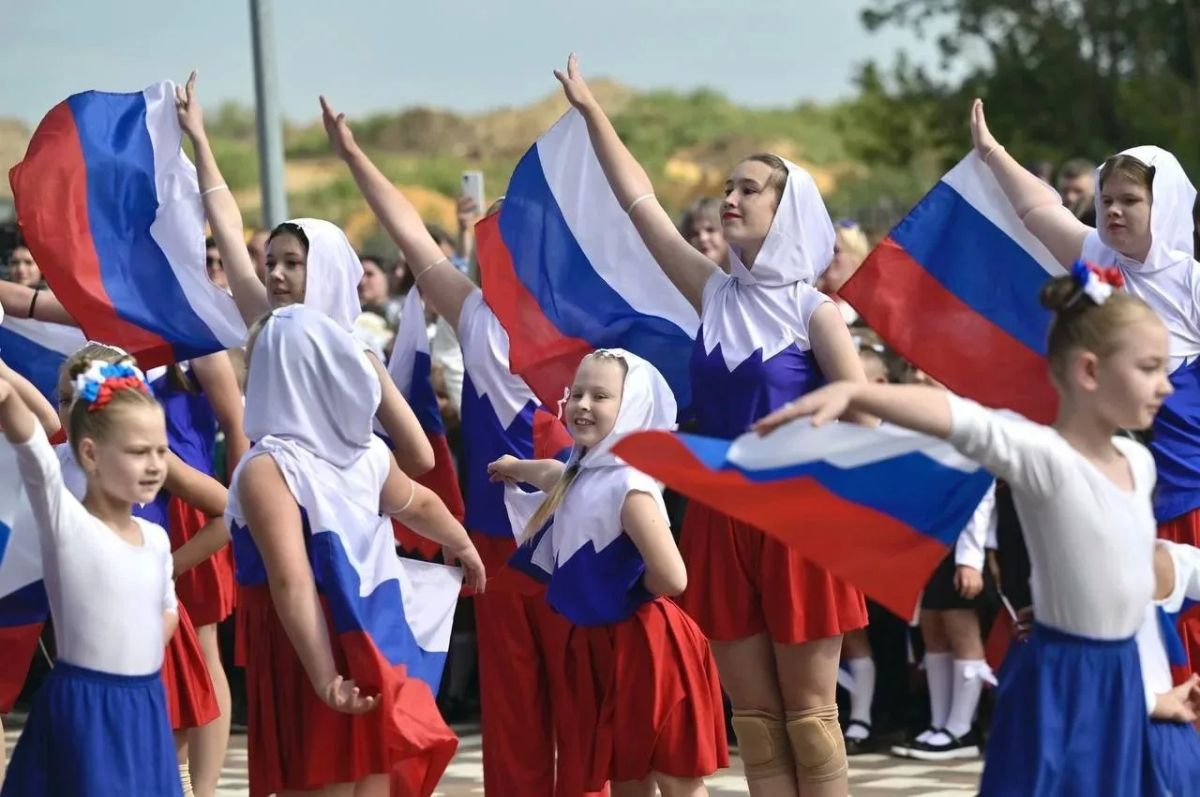1 сентября в микрорайоне Бокино города Тамбова состоялась торжественная линейка, посвящённая открытию Школы – Центра технологического образования имени Героя России Анатолия Ерёменко 1 сентября в микрорайоне Бокино города Тамбова состоялась торжественная линейка, посвящённая открытию Школы – Центра технологического образования имени Героя России Анатолия Ерёменко
