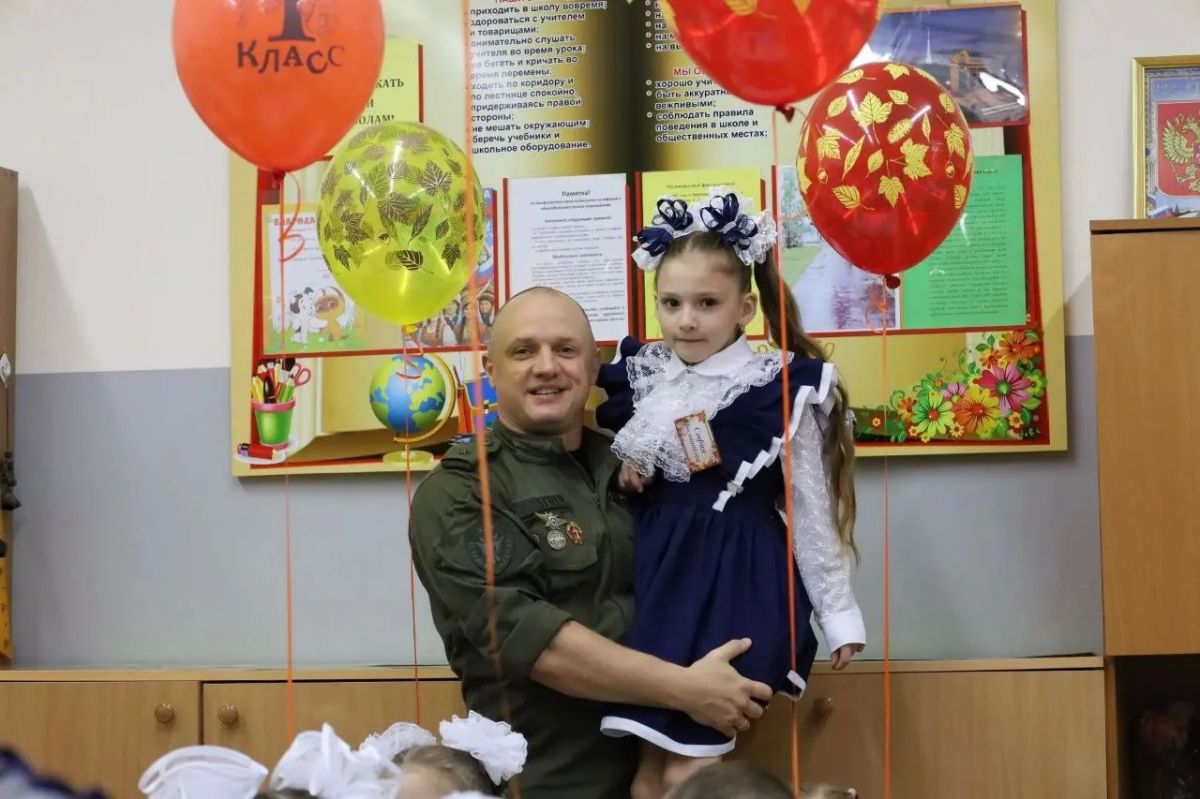 В День знаний ветераны СВО сопроводили в школу детей своих боевых товарищей В День знаний ветераны СВО сопроводили в школу детей своих боевых товарищей