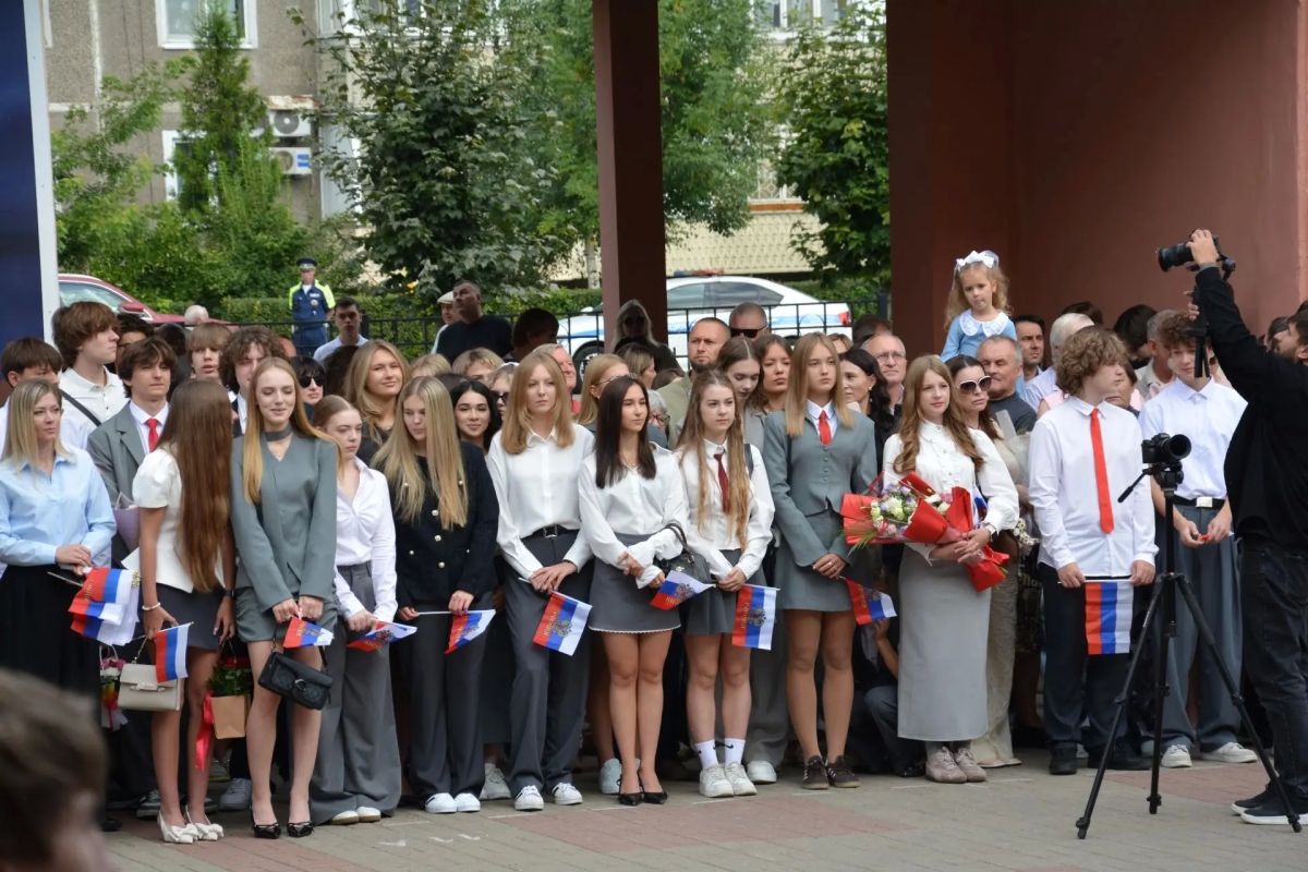 Сотрудники тамбовской полиции обеспечили охрану общественного порядка в День знаний Сотрудники тамбовской полиции обеспечили охрану общественного порядка в День знаний