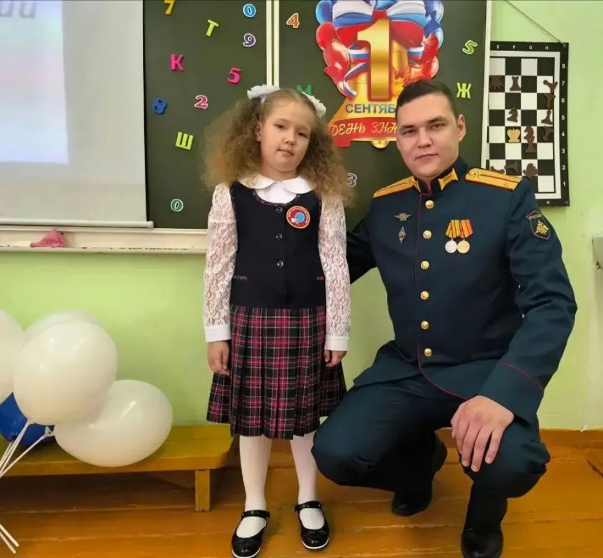 В День знаний ветераны СВО сопроводили в школу детей своих боевых товарищей В День знаний ветераны СВО сопроводили в школу детей своих боевых товарищей