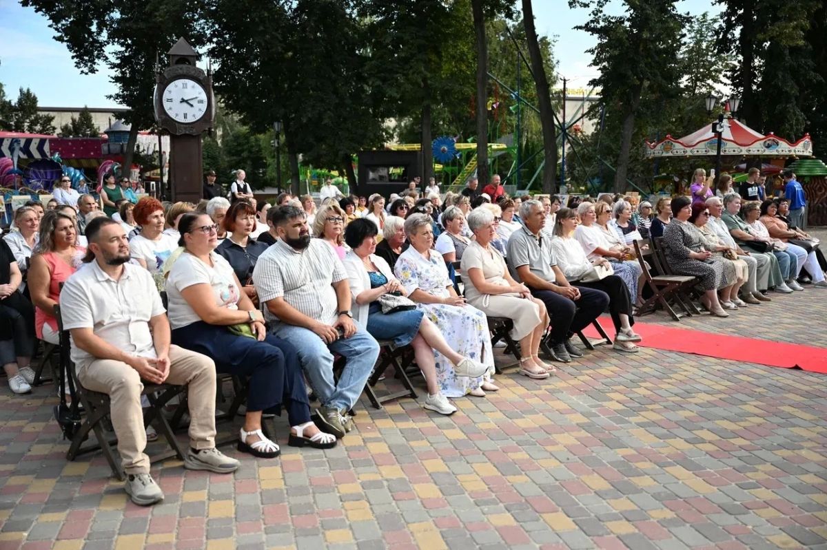 Максим Косенков: На площадке городского парка культуры подвели итоги ежегодного смотра-конкурса «Тамбов в цвету» Максим Косенков: На площадке городского парка культуры подвели итоги ежегодного смотра-конкурса «Тамбов в цвету»