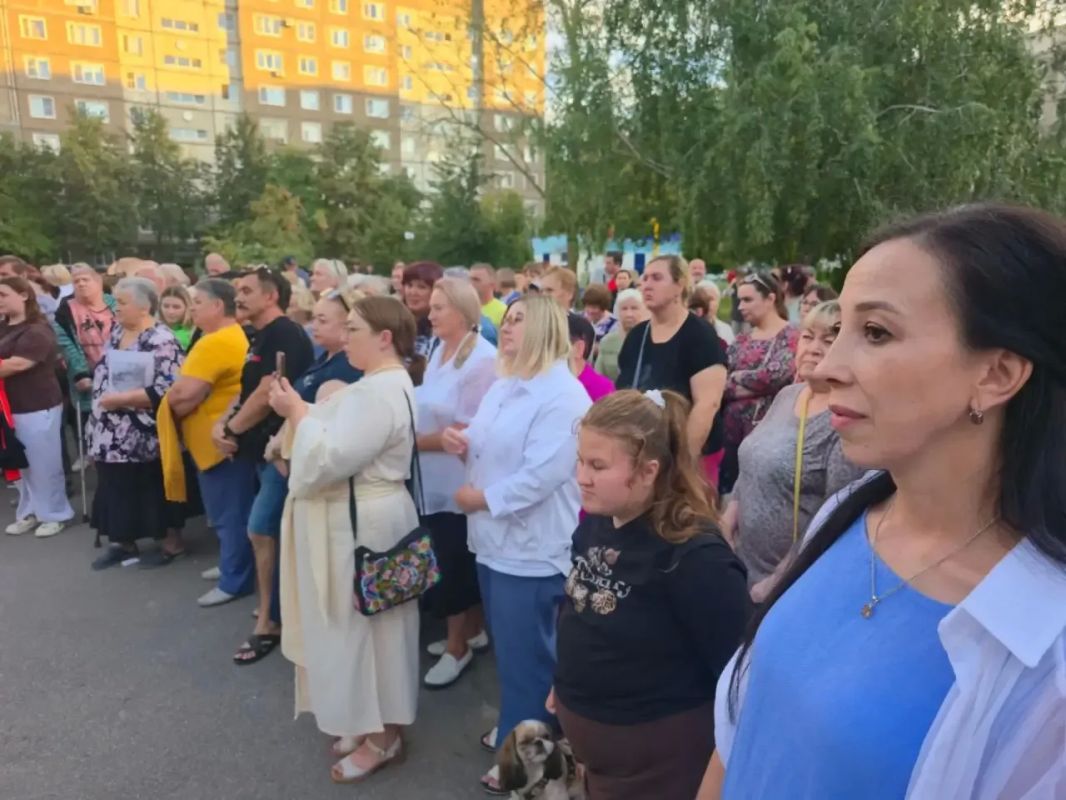 Максим Косенков: Каждый четверг встречаюсь с горожанами в разных частях города на открытых площадках, чтобы возможность принять участие была у всех желающих Максим Косенков: Каждый четверг встречаюсь с горожанами в разных частях города на открытых площадках, чтобы возможность принять участие была у всех желающих