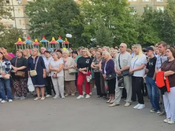 Максим Косенков: Каждый четверг встречаюсь с горожанами в разных частях города на открытых площадках, чтобы возможность принять участие была у всех желающих Максим Косенков: Каждый четверг встречаюсь с горожанами в разных частях города на открытых площадках, чтобы возможность принять участие была у всех желающих