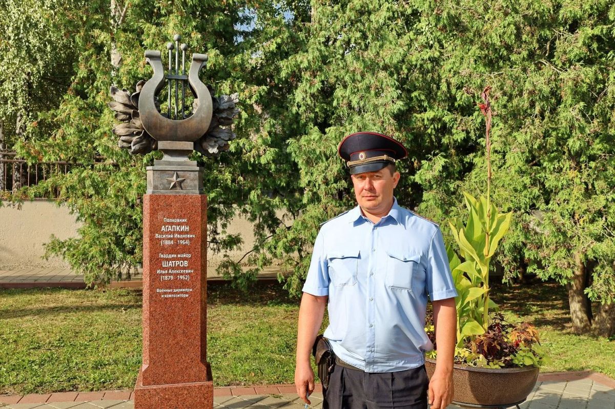 Старший участковый из Тамбова Дмитрий Мельников - участник конкурса «Народный участковый» Старший участковый из Тамбова Дмитрий Мельников - участник конкурса «Народный участковый»
