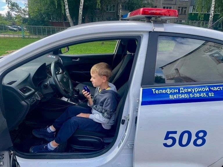 Госавтоинспекторы в гостях у воспитанников МБДОУ «Детский сад №16» Колокольчик» г.Мичуринск Госавтоинспекторы в гостях у воспитанников МБДОУ «Детский сад №16» Колокольчик» г.Мичуринск
