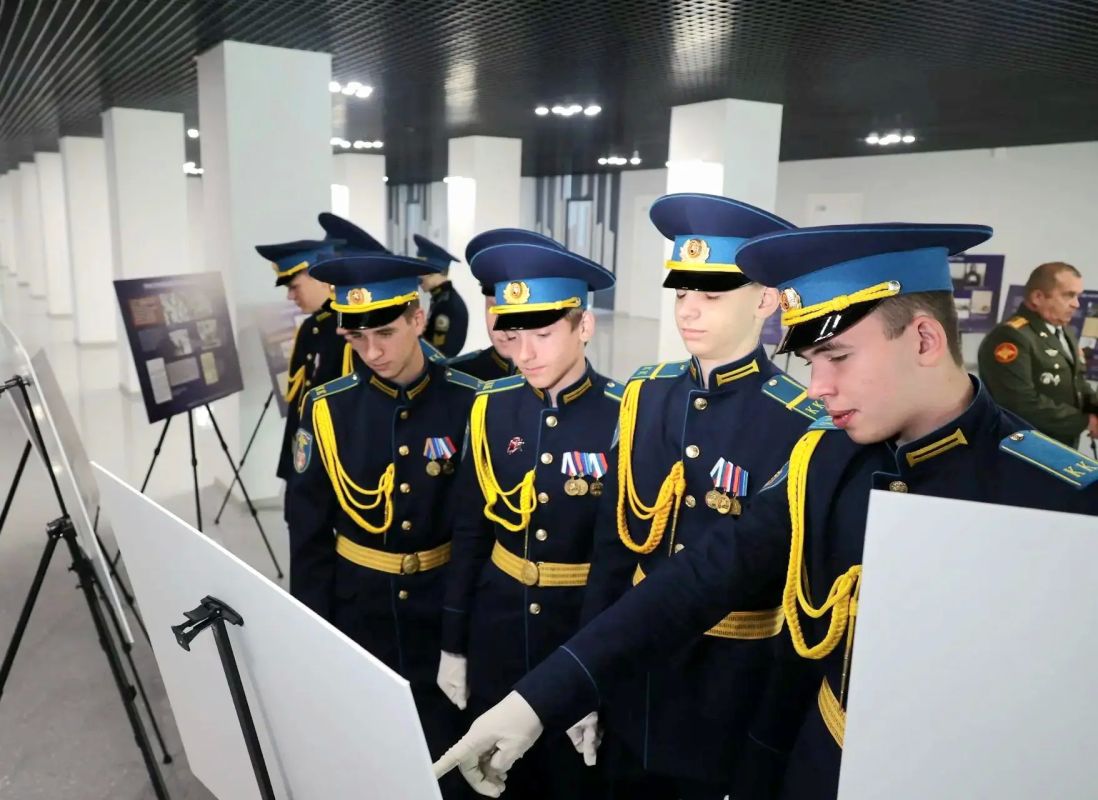 По инициативе СК России в многопрофильном кадетском корпусе в городе Тамбове открылась выставка «Без срока давности По инициативе СК России в многопрофильном кадетском корпусе в городе Тамбове открылась выставка «Без срока давности